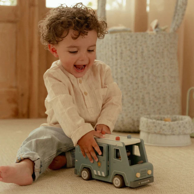 Little Dutch: houten politiebus