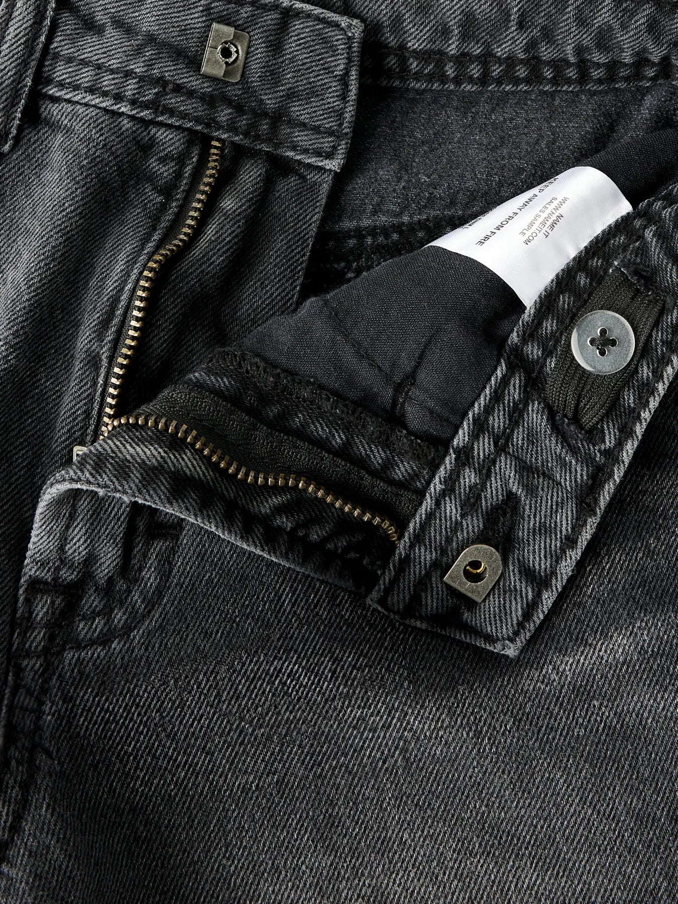 Name it: Senne: Baggy short black denim washed