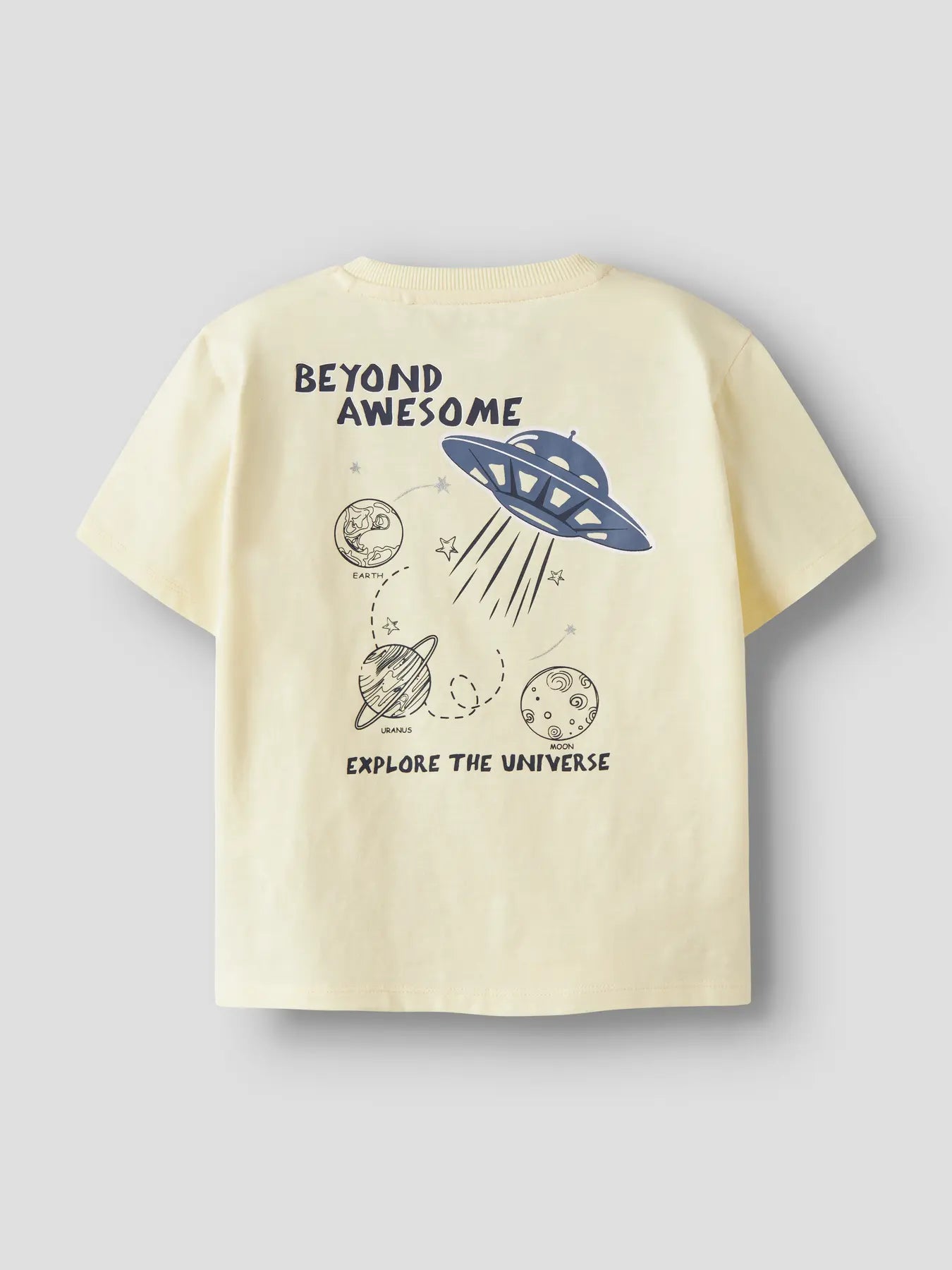 Name it: shirt "Universe" geel