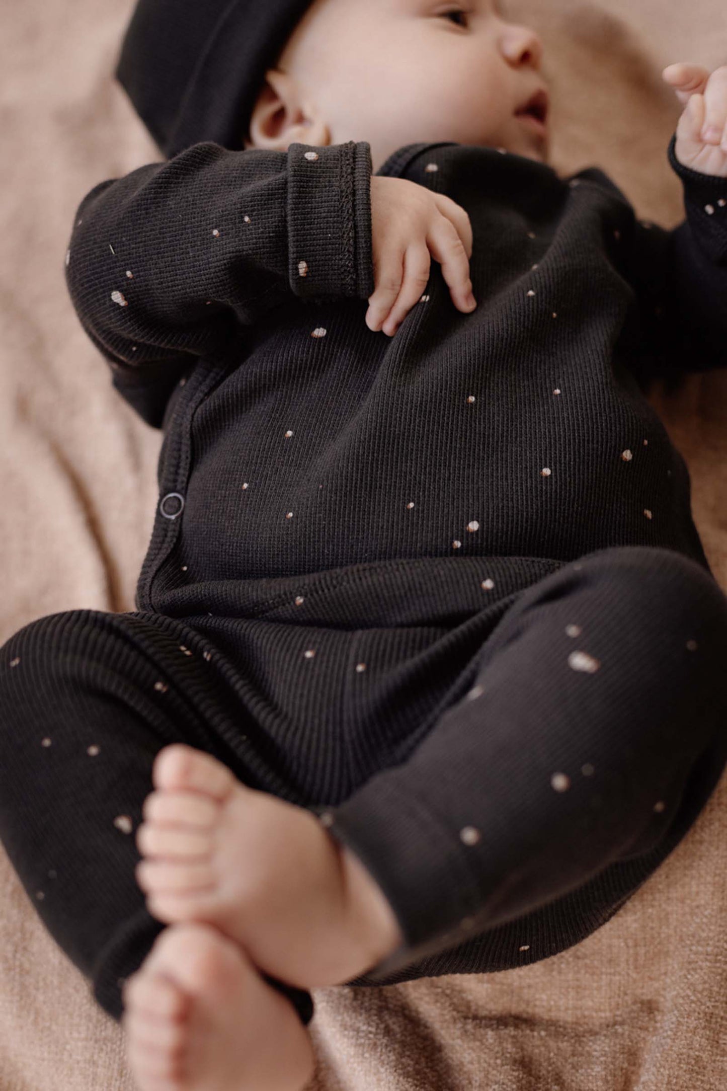 Levv: EMIEL: pants AOP Grey Dark Dot