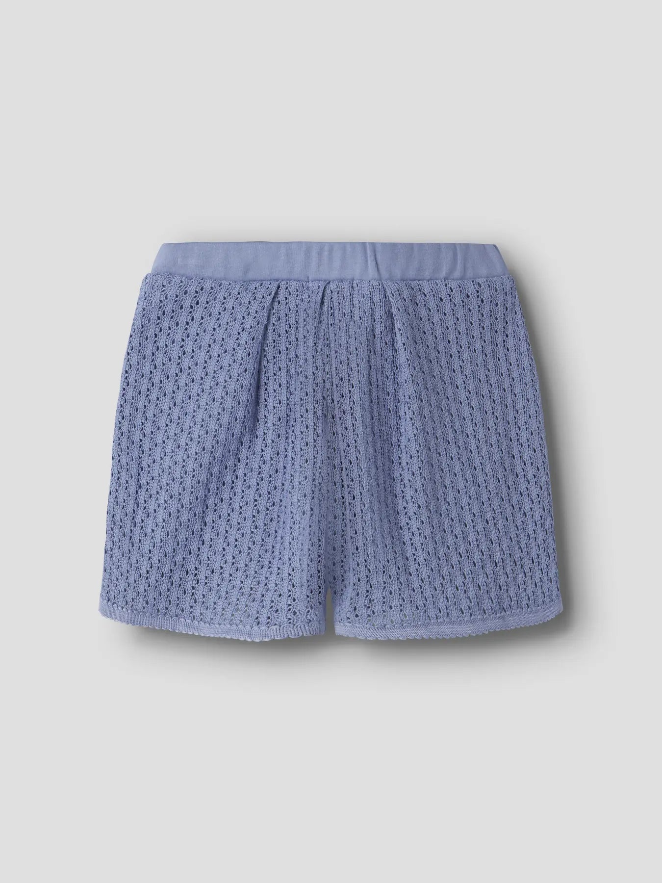 Name it: short kant Lila