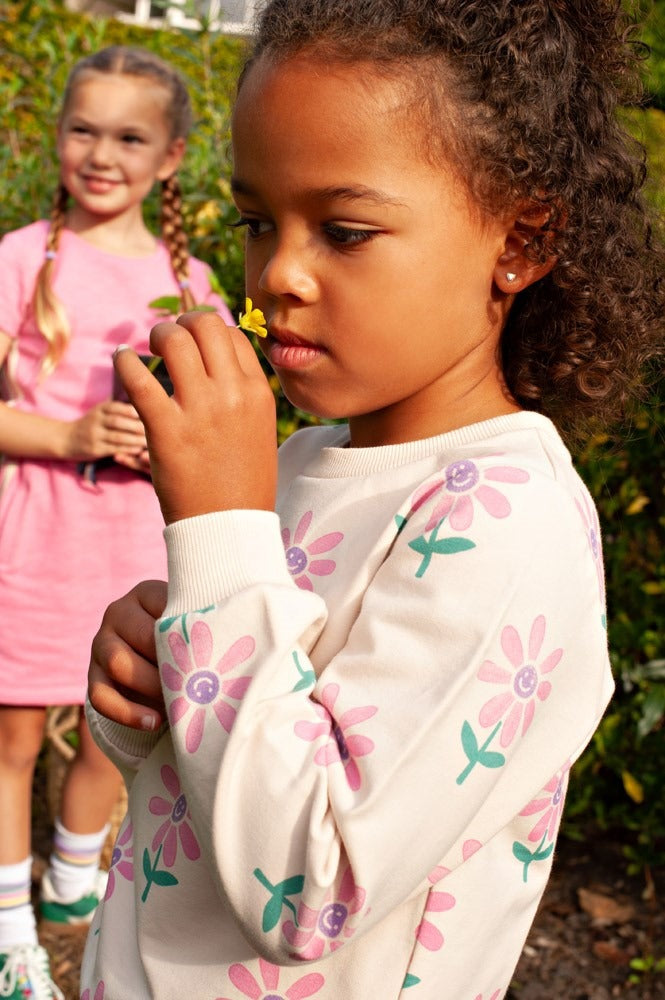 Jubel:Rolling into spring: sweater offwhite bloem