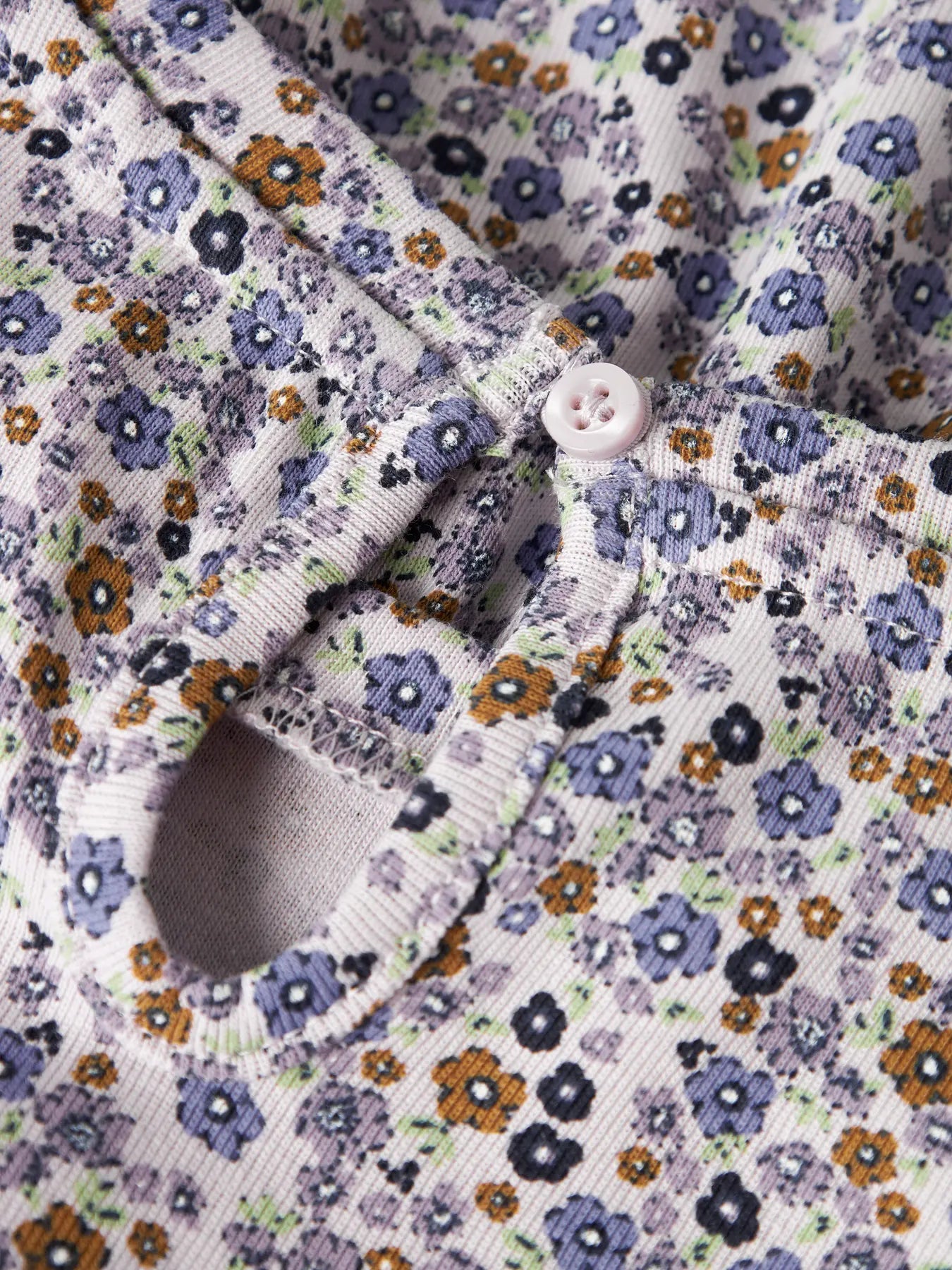 Name it: dress flowers
