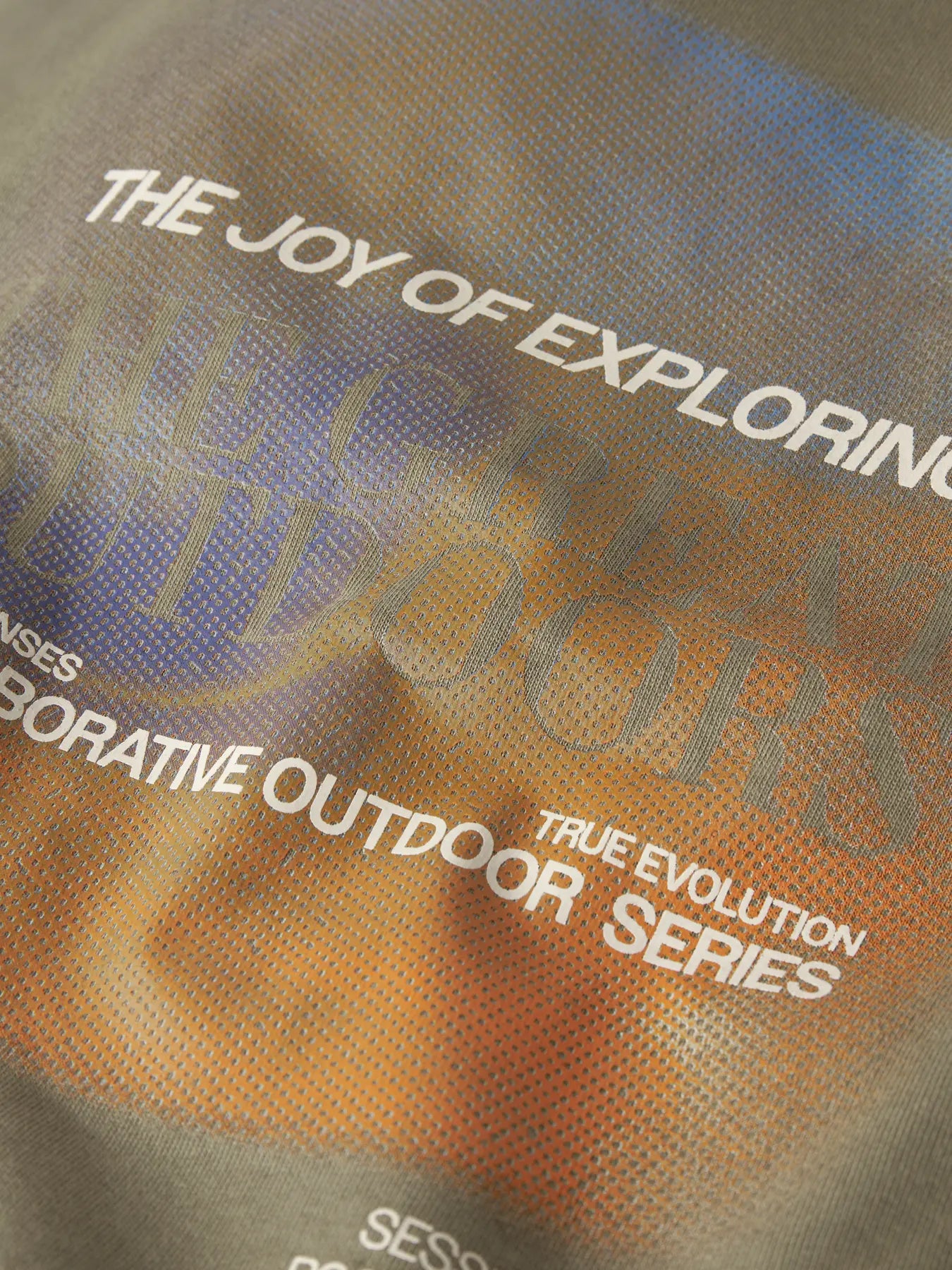 Name it: Hoodie green "Exploring"