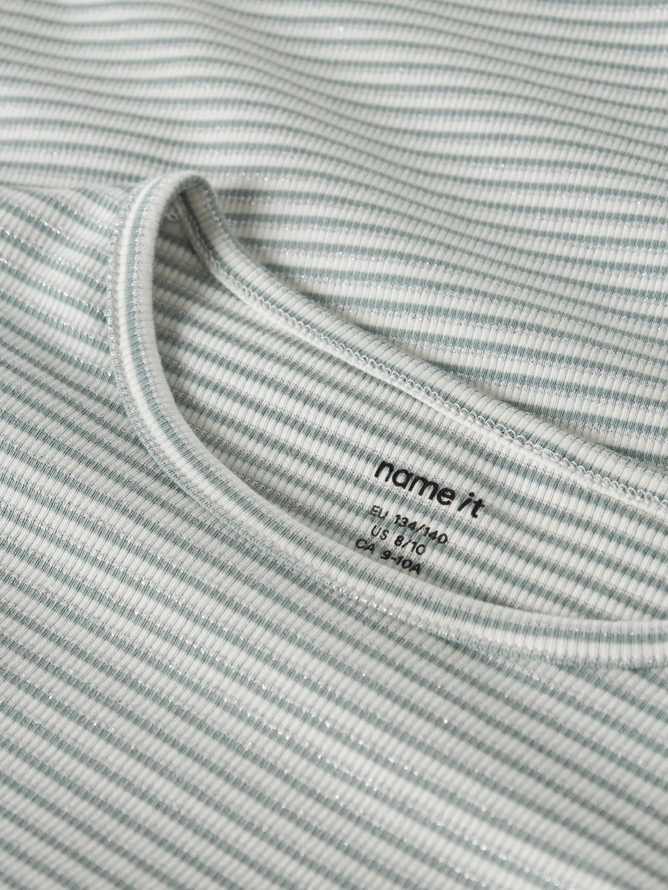 Name it: longsleeve streep glitter green