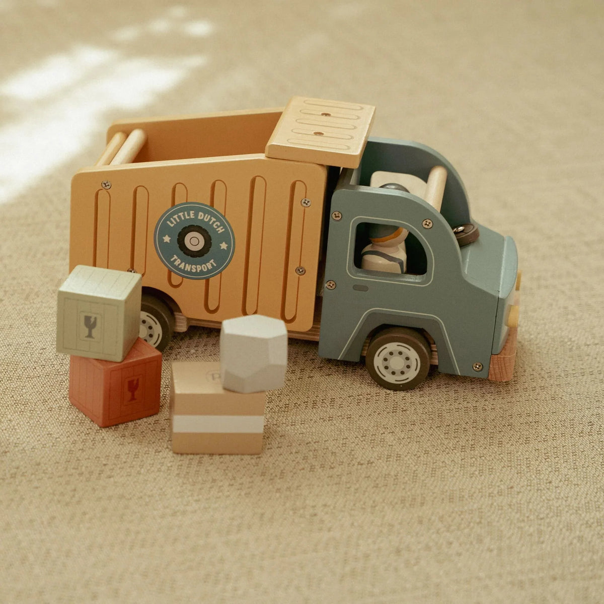 Little Dutch: houten kiepwagen