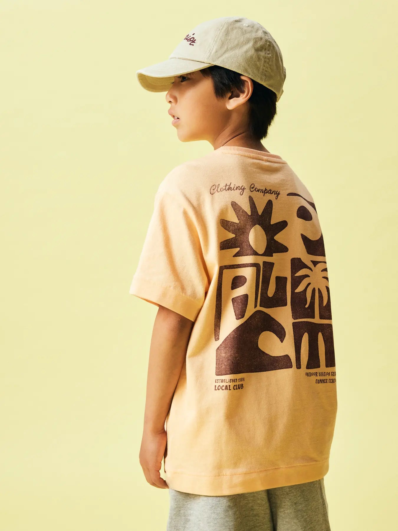 Name it: t-shirt with backprint "Local club"