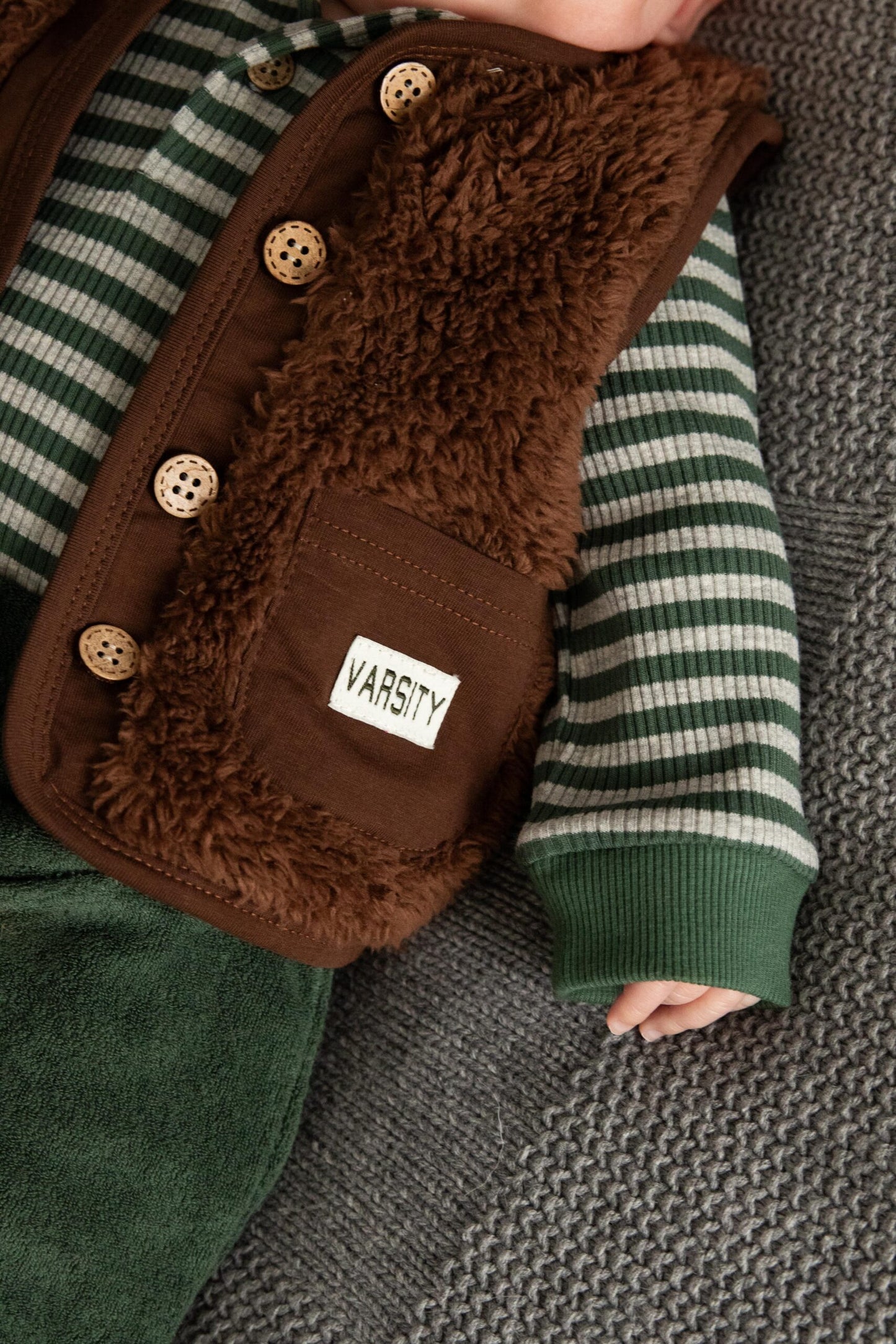 Bess:Bodywarmer teddy walnut