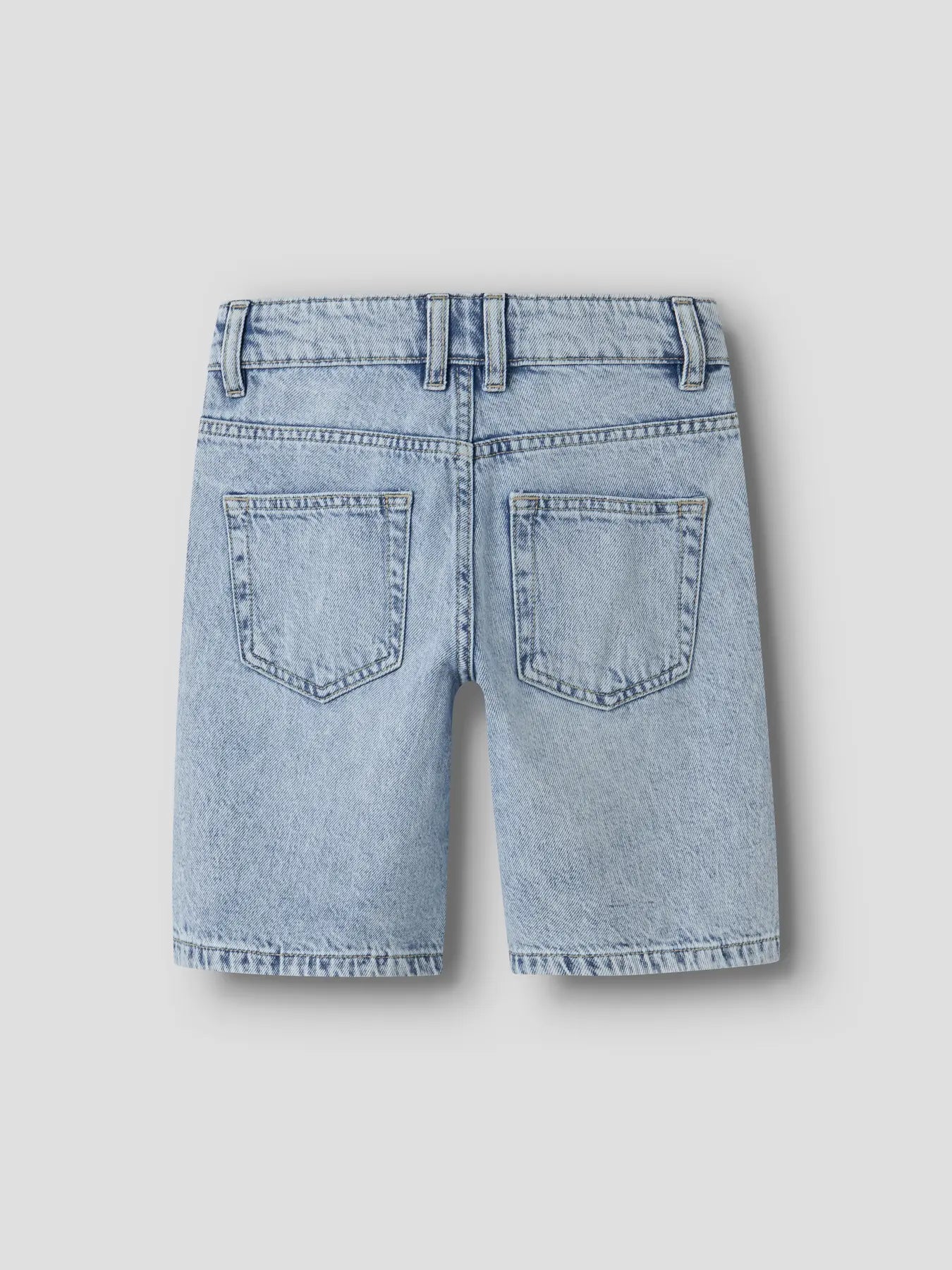 Name it:Bart: Baggy short light blue bleached denim