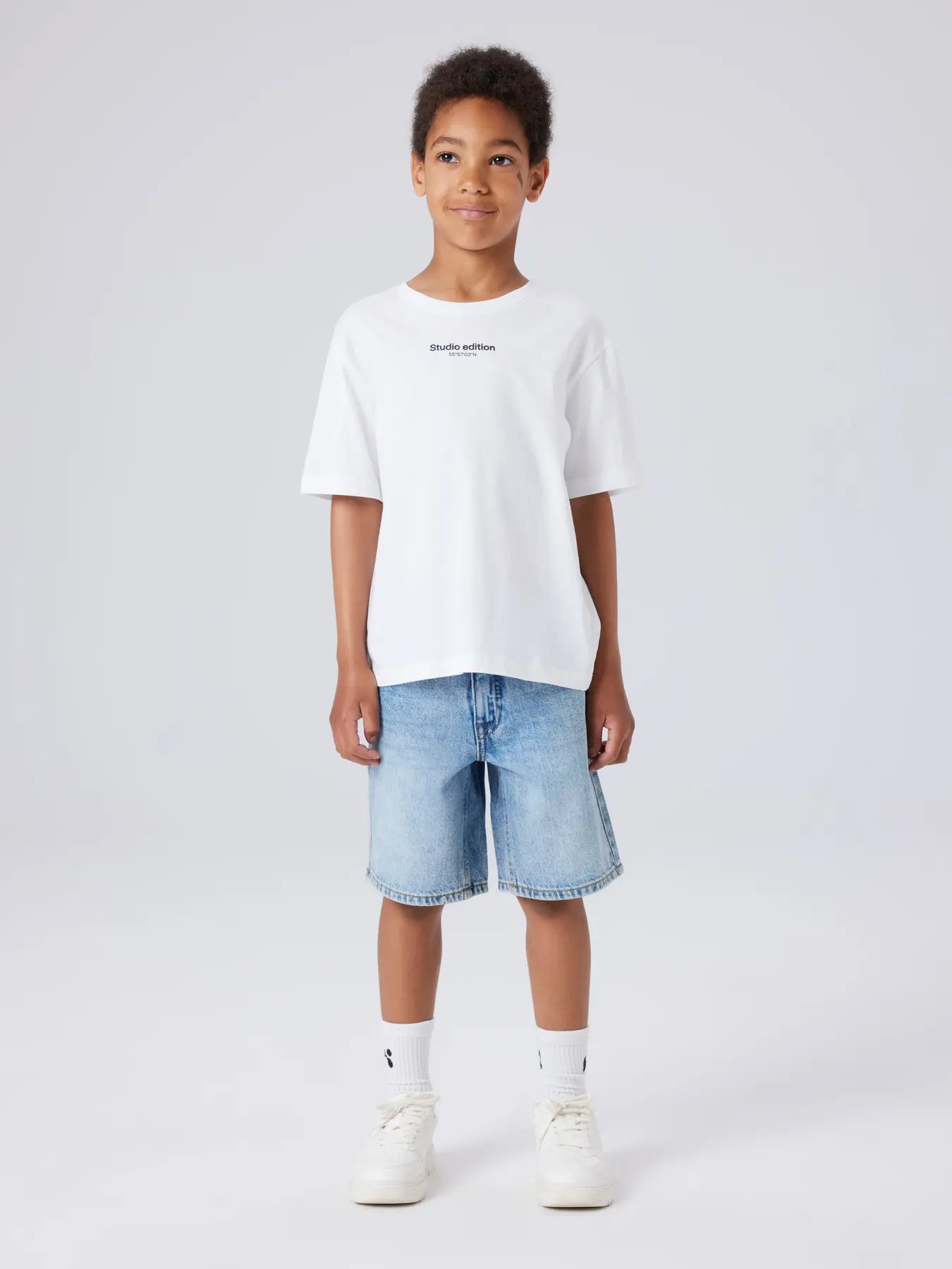 Name it:Bart: Baggy short light blue bleached denim