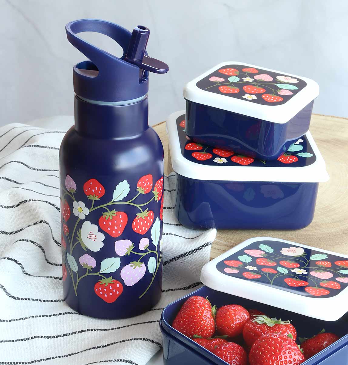 A Little Lovely Company:RVS Drinkfles: aardbeien