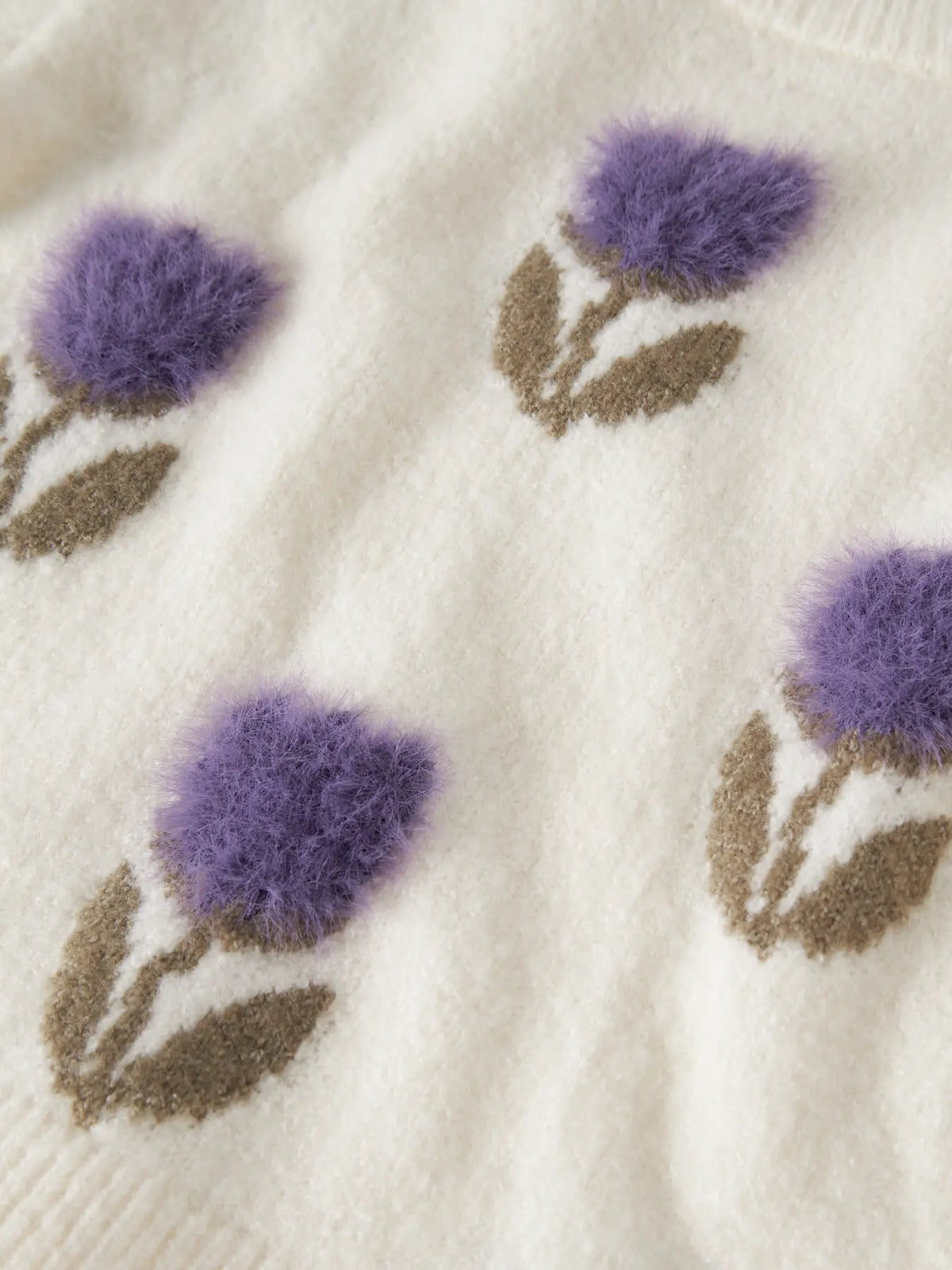 Name it: knit flowers offwhite