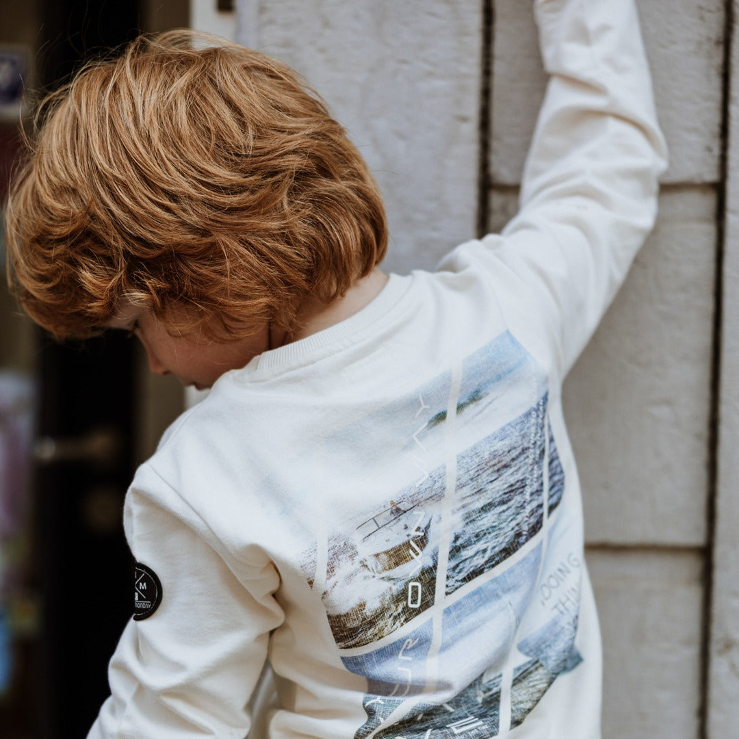 No way monday: Sweater offwhite +backprint
