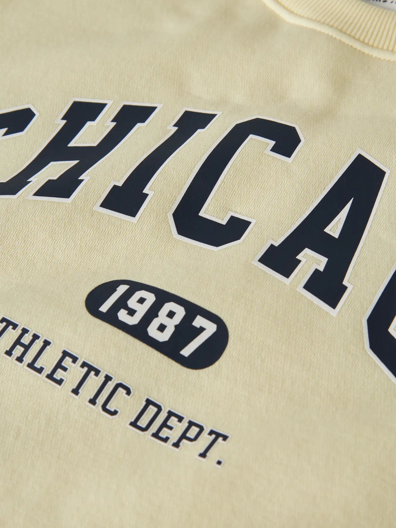 Name it: sweater light jellow "Chicago"