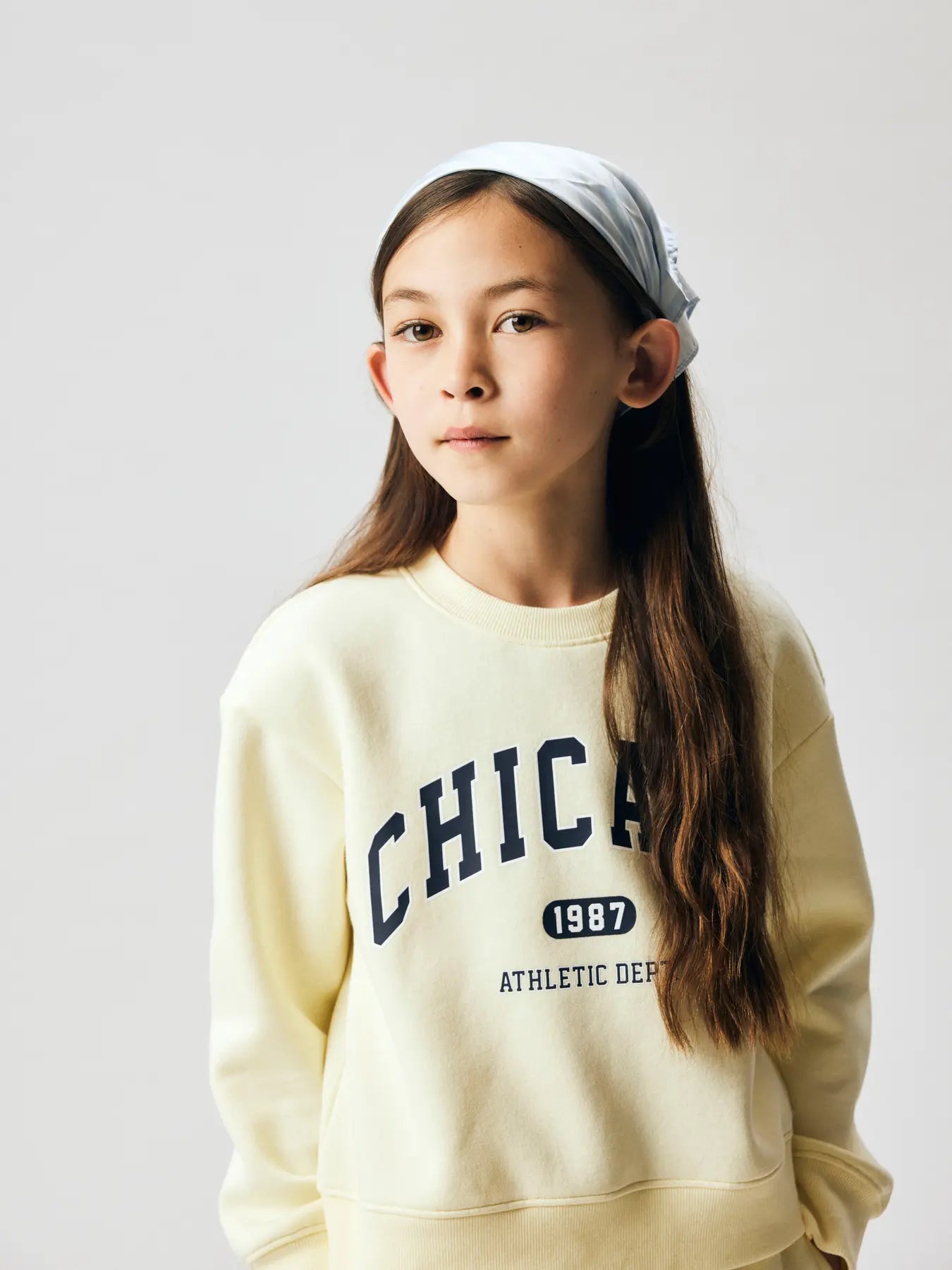 Name it: sweater light jellow "Chicago"