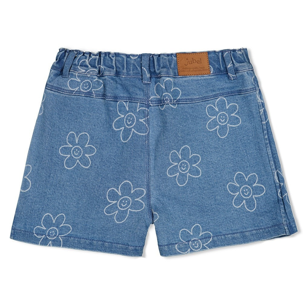 Jubel:Rolling into spring: denim skort bloem