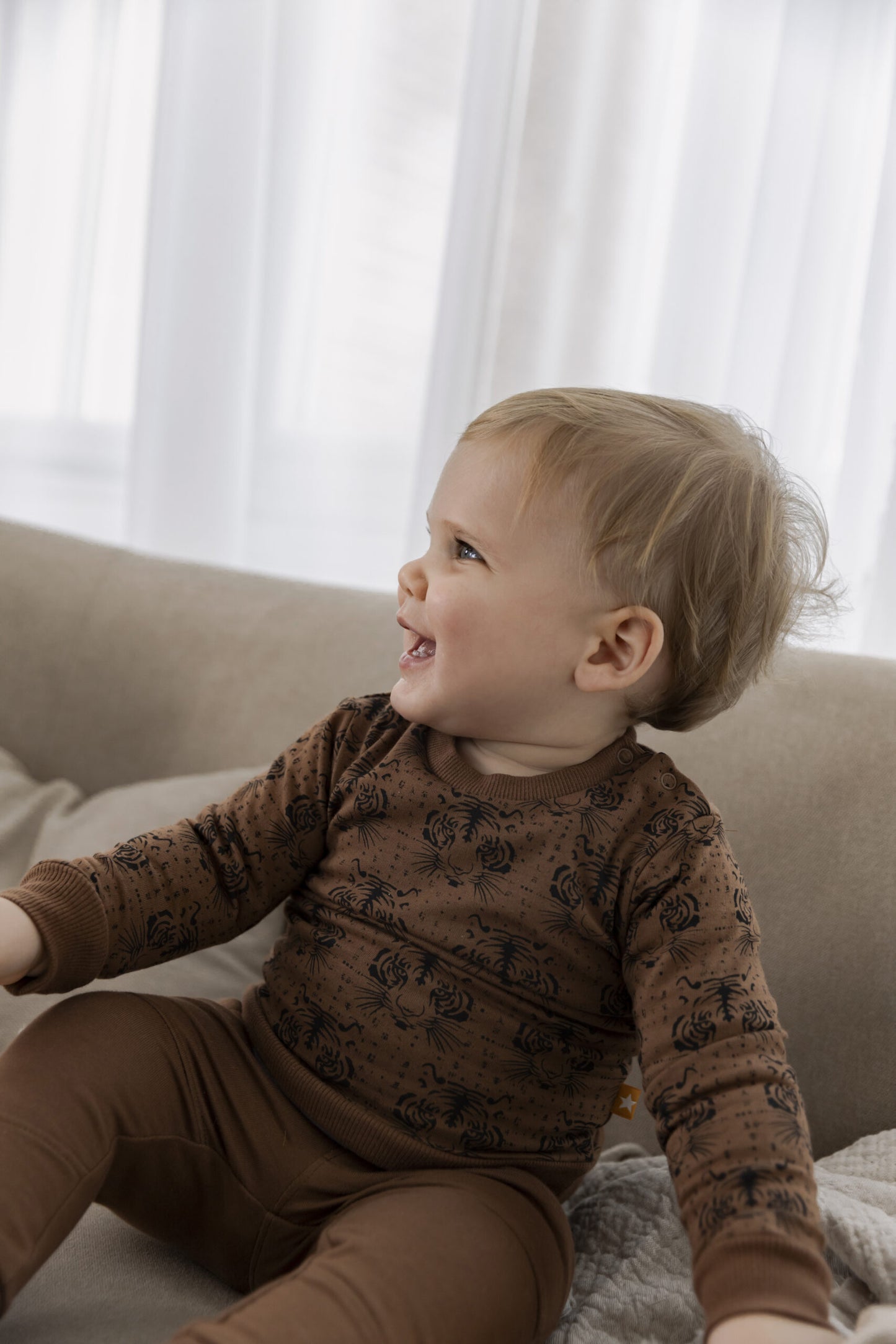Dirkje: sweater LS camel