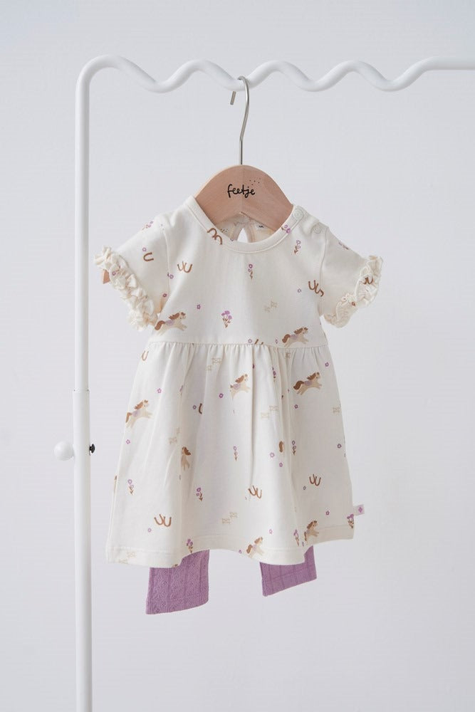 Feetje:Flower ranch:dress horses offwhite