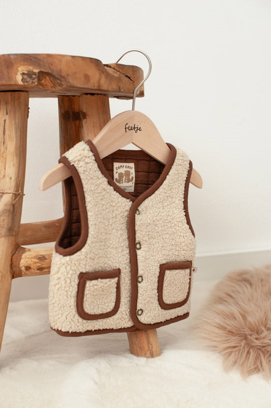 Feetje: Tiny Timber Tales: omkeerbare teddy gillet