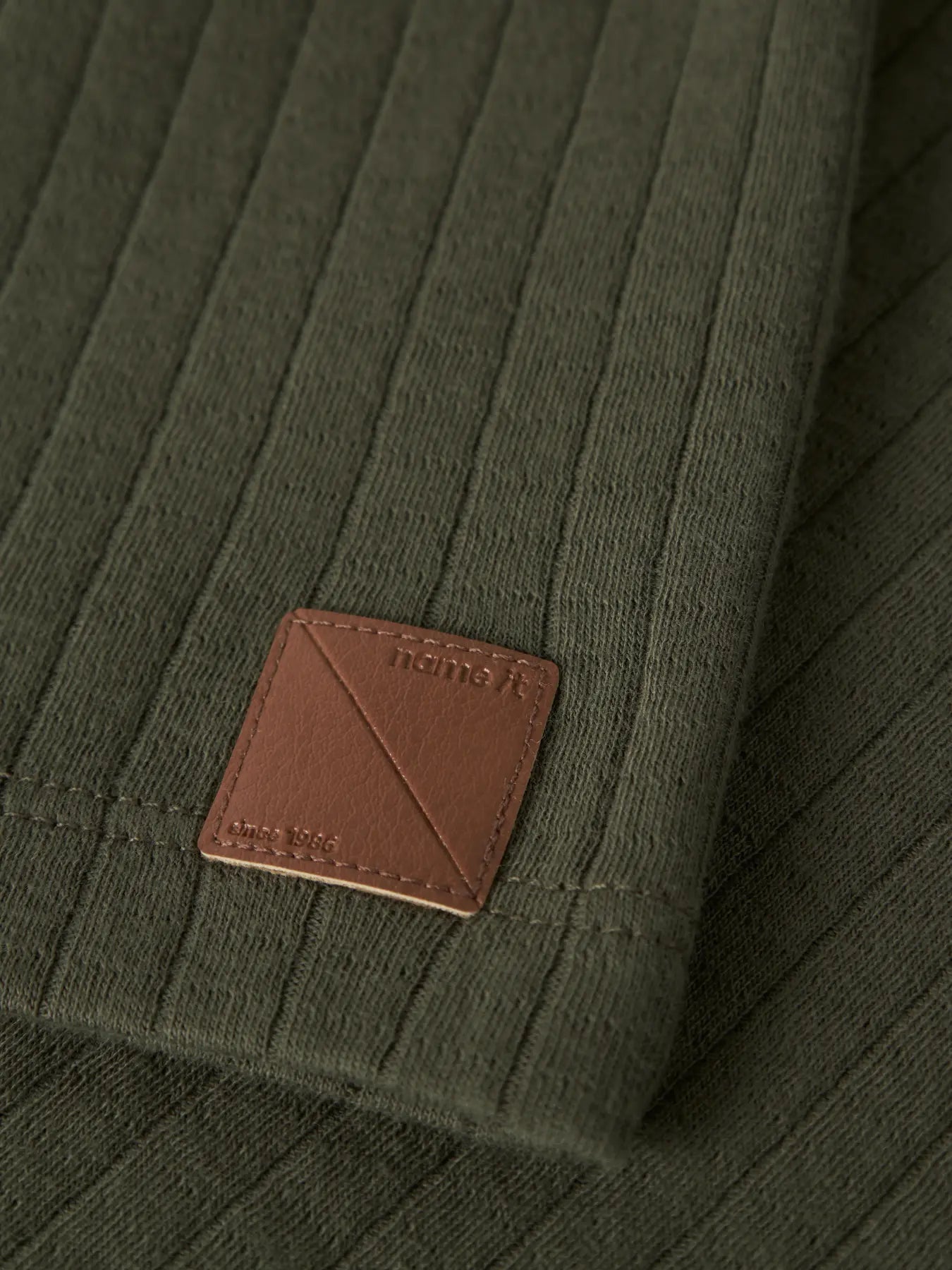 Name it: Longsleeve olive rib