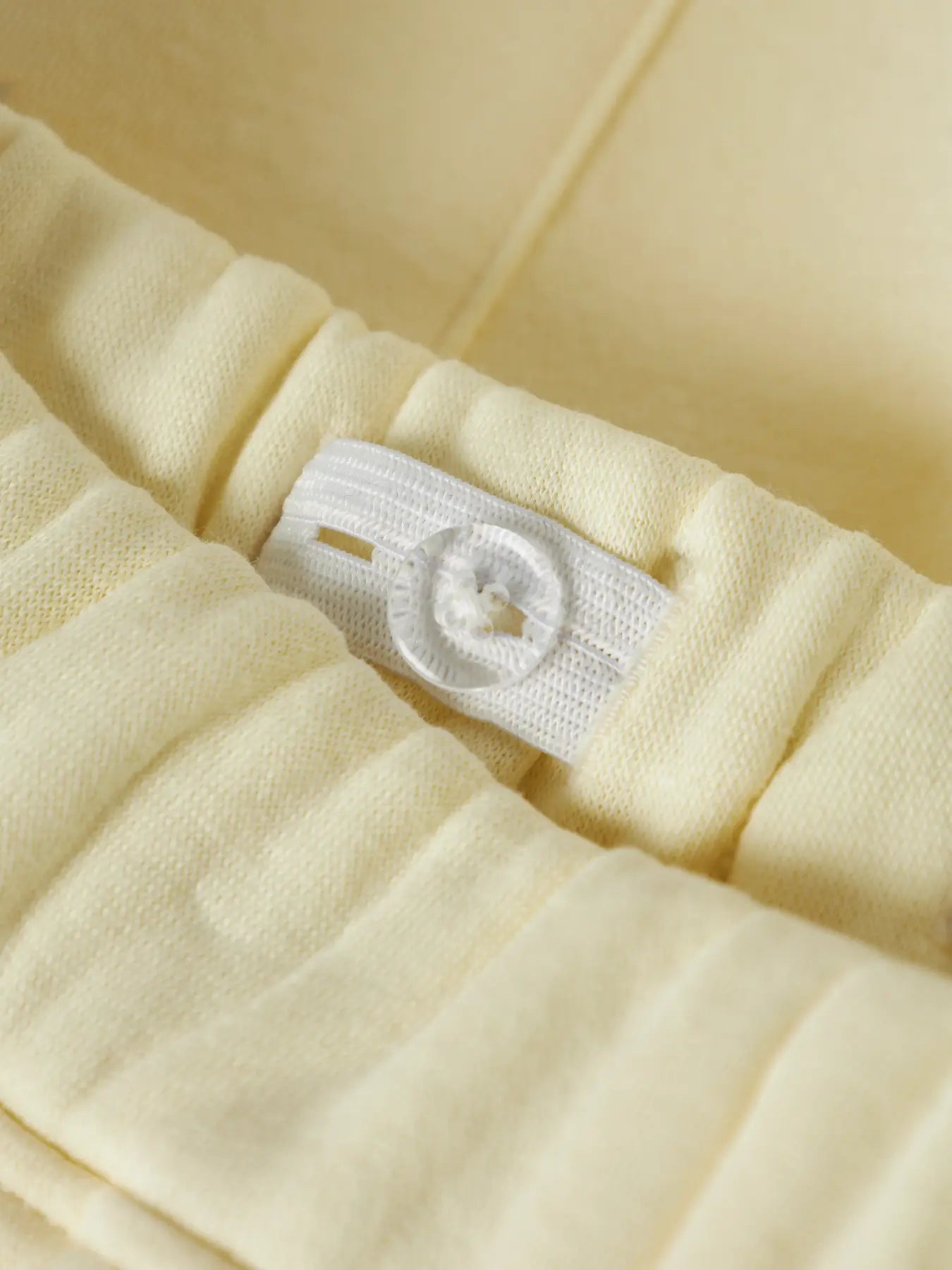 Name it: sweat short light geel