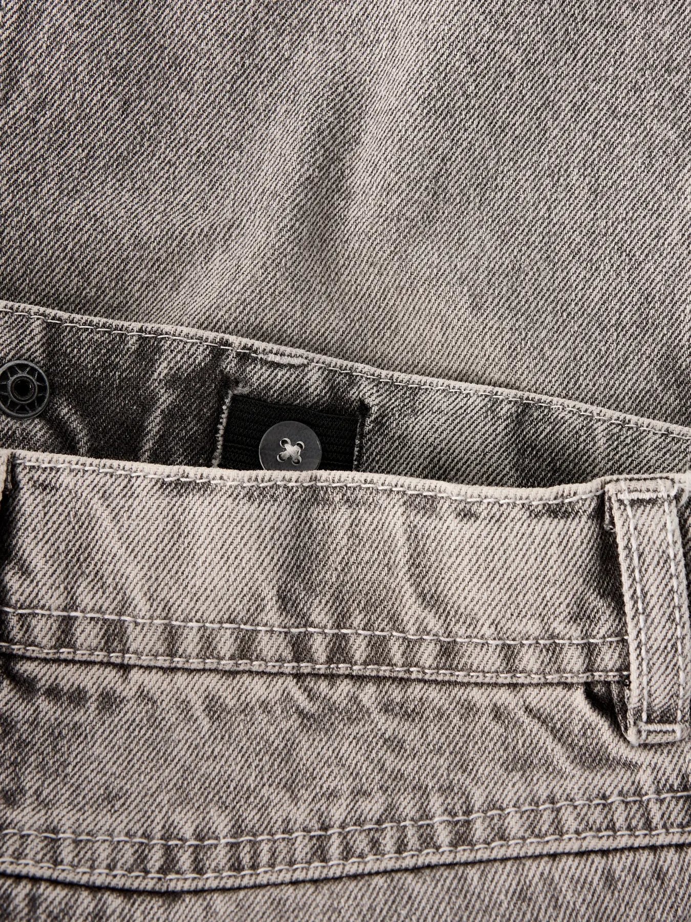 Name it: Ryan Skate short grey denim