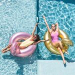 Swim essentials: Opblaasbare Rosé gouden Flamingo zwemband groot